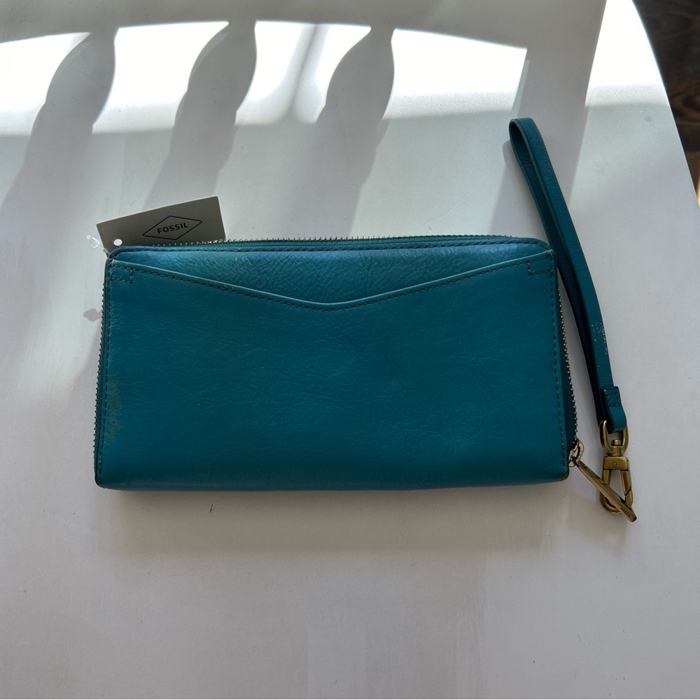 Fossil Peacock wristlet